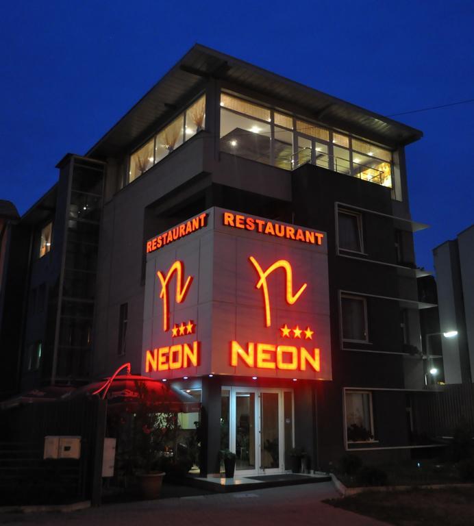 Hotel Neon Temesvár Kültér fotó