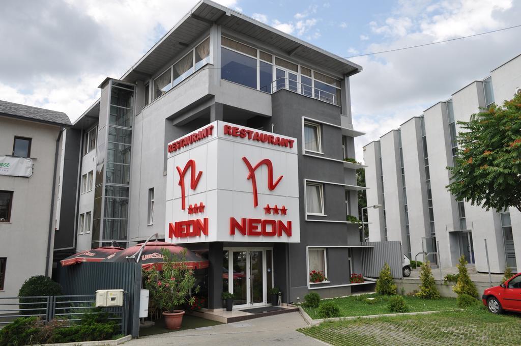 Hotel Neon Temesvár Kültér fotó